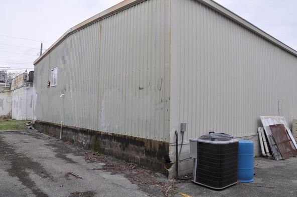 Office-Retail and Warehouse on Hixson PIke: 5424 Hixson Pike, Hixson, TN 37343